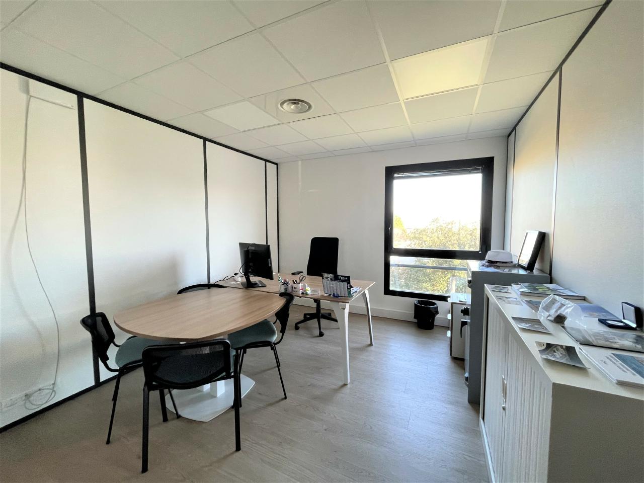 Bureau Aix-en-Provence 2000m² Location bureau Aix-en-Provence Bouches-du-Rhône OLBUR2419797 9